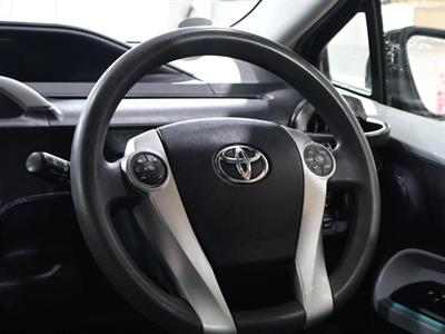 2013 Toyota Aqua - Thumbnail