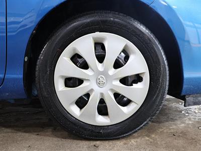 2013 Toyota Aqua - Thumbnail