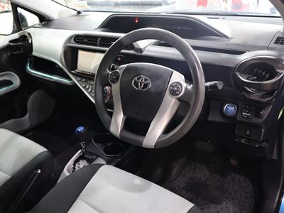 2013 Toyota Aqua - Thumbnail