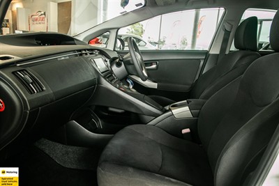 2012 Toyota Prius - Thumbnail