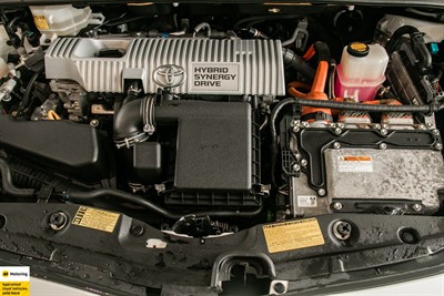 2012 Toyota Prius - Thumbnail