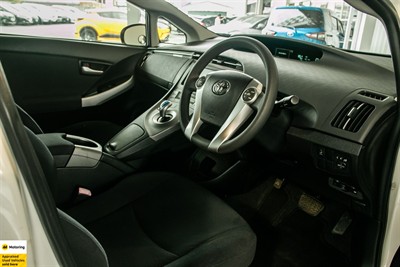 2012 Toyota Prius - Thumbnail