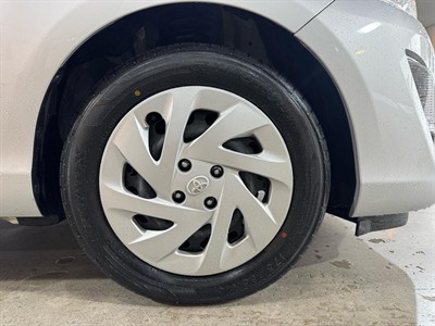 2017 Toyota Aqua - Thumbnail