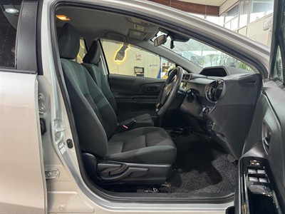 2017 Toyota Aqua - Thumbnail