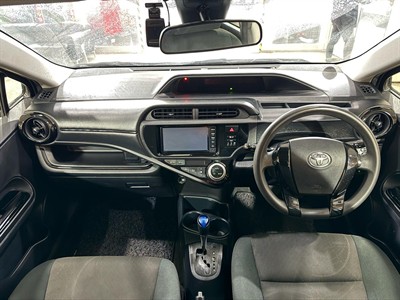 2017 Toyota Aqua - Thumbnail