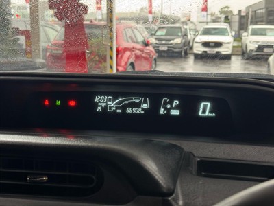 2017 Toyota Aqua - Thumbnail