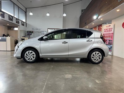 2017 Toyota Aqua - Thumbnail