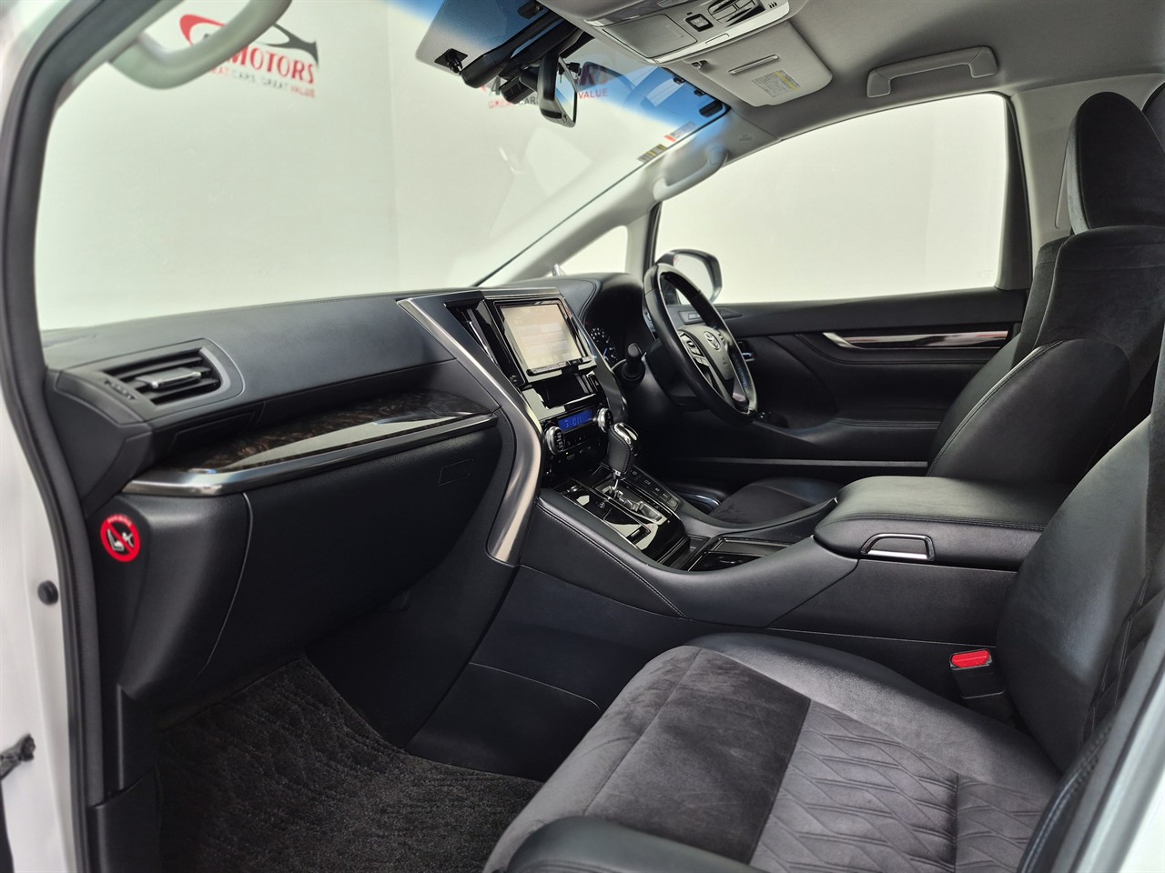 2015 Toyota Vellfire