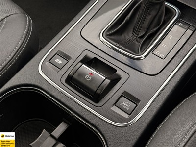 2016 Subaru Outback - Thumbnail