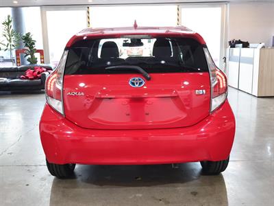 2017 Toyota Aqua - Thumbnail