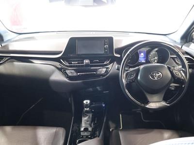 2017 Toyota C-HR - Thumbnail