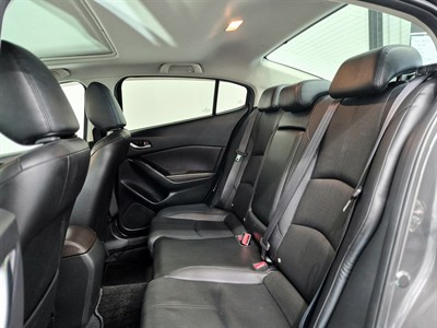 2016 Mazda Axela - Thumbnail