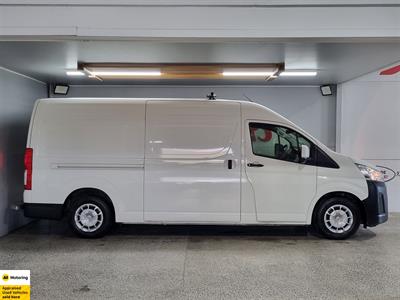 2020 Toyota Hiace - Thumbnail