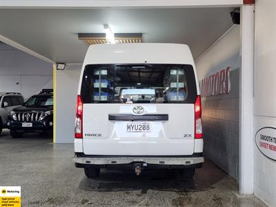 2020 Toyota Hiace - Thumbnail