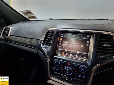 2016 Jeep Grand Cherokee - Thumbnail