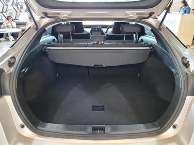 2016 Toyota Prius - Thumbnail