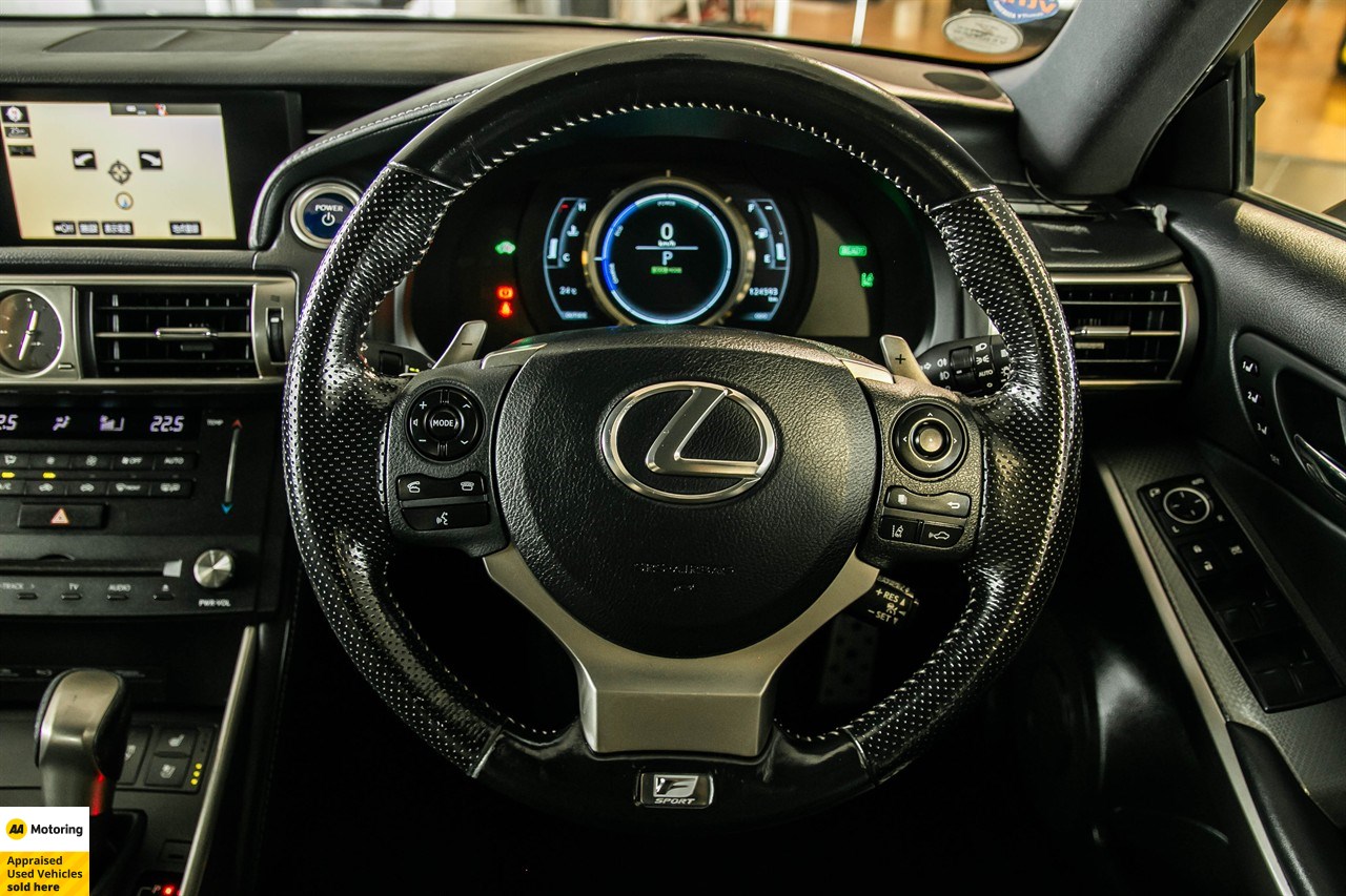 2016 Lexus IS 300h