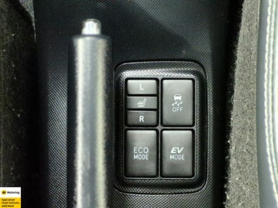 2015 Toyota Aqua - Thumbnail