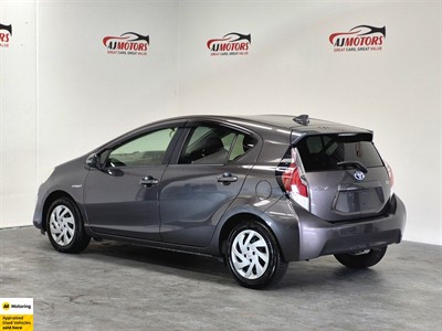 2015 Toyota Aqua - Thumbnail