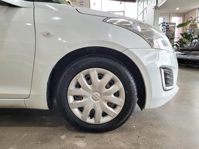 2014 Suzuki Swift - Thumbnail