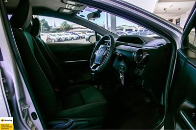 2017 Toyota Aqua - Thumbnail