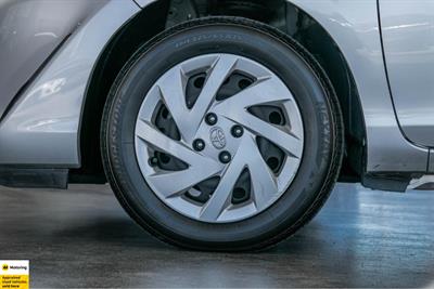 2017 Toyota Aqua - Thumbnail