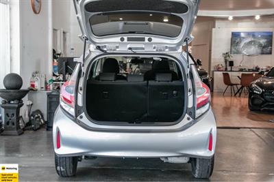 2017 Toyota Aqua - Thumbnail