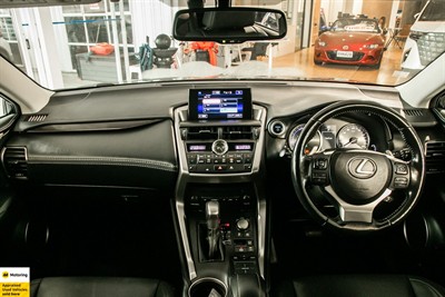 2015 Lexus NX300H - Thumbnail