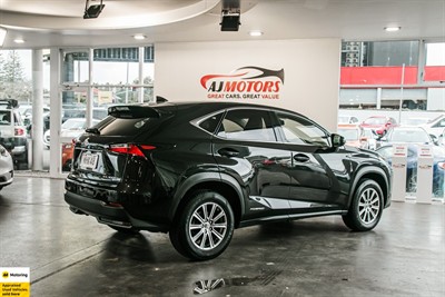 2015 Lexus NX300H - Thumbnail