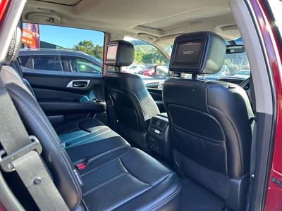 2020 Nissan Pathfinder - Thumbnail