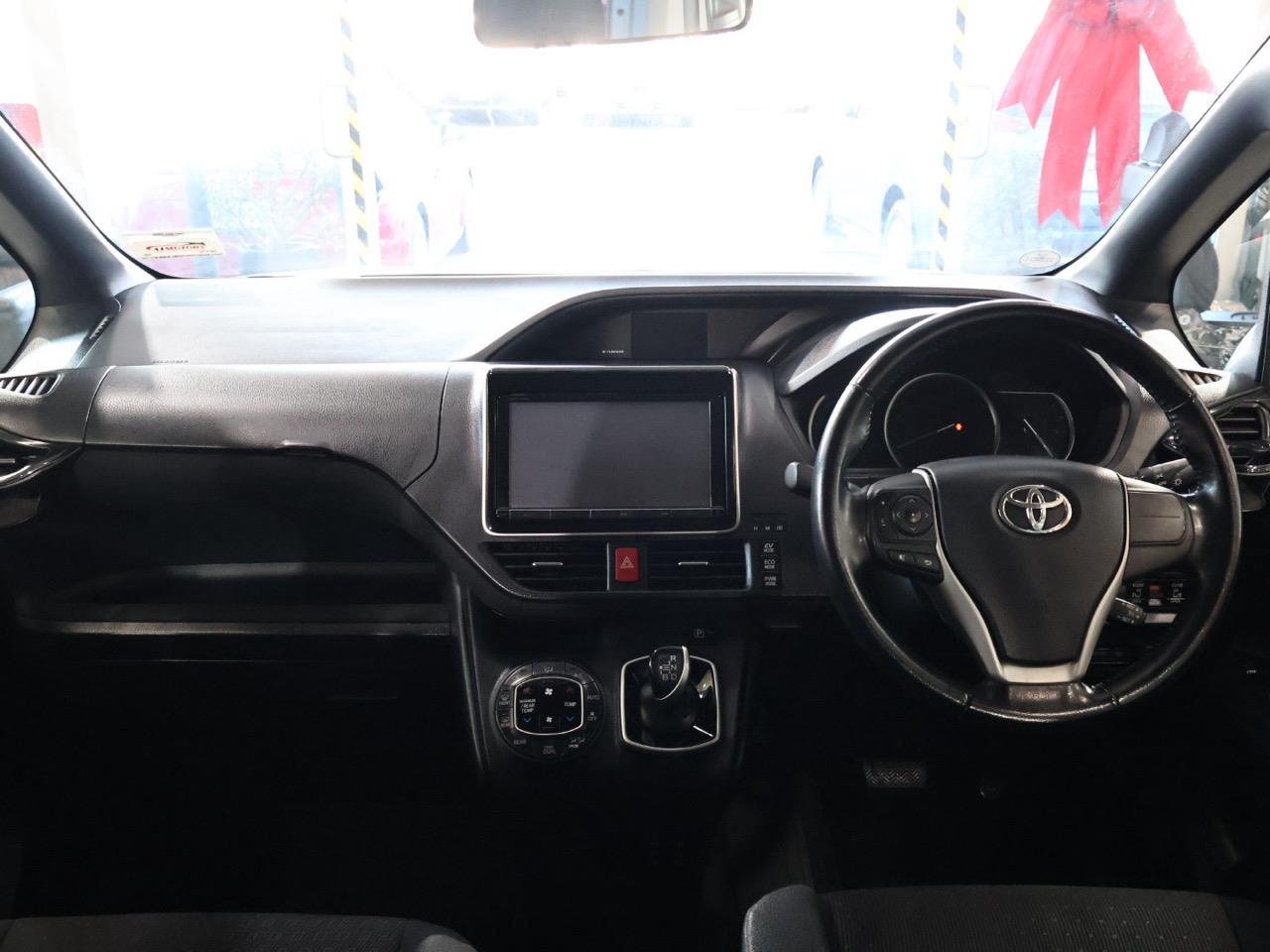2014 Toyota Voxy