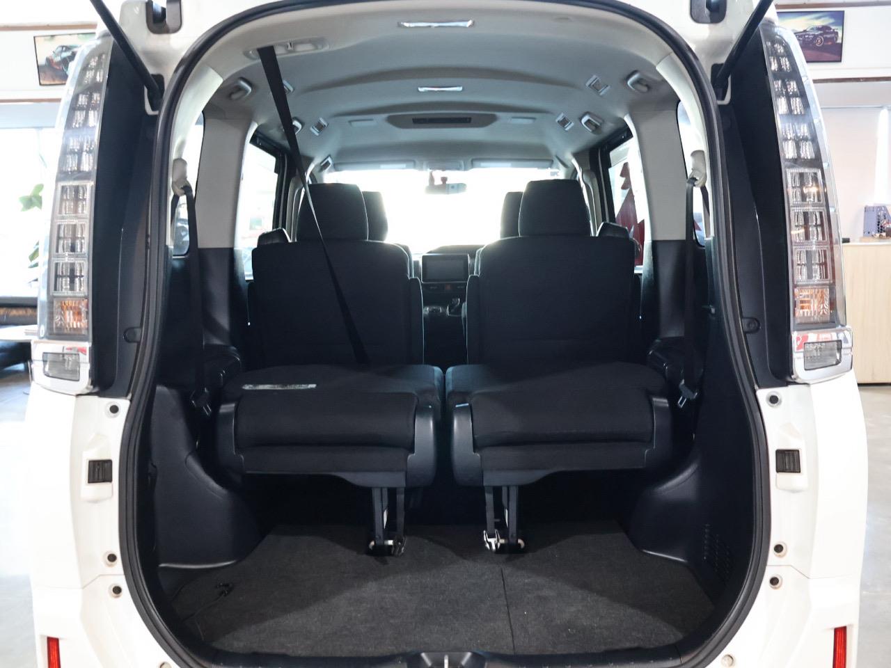 2014 Toyota Voxy