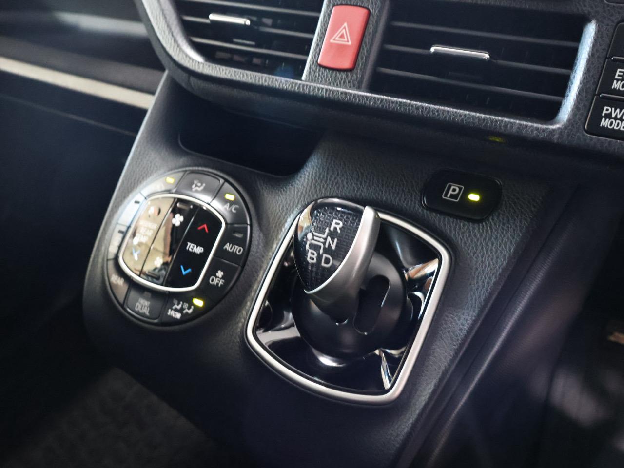 2014 Toyota Voxy