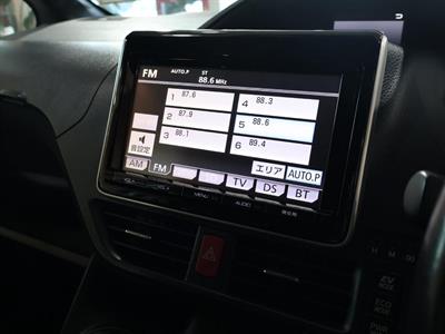 2014 Toyota Voxy - Thumbnail