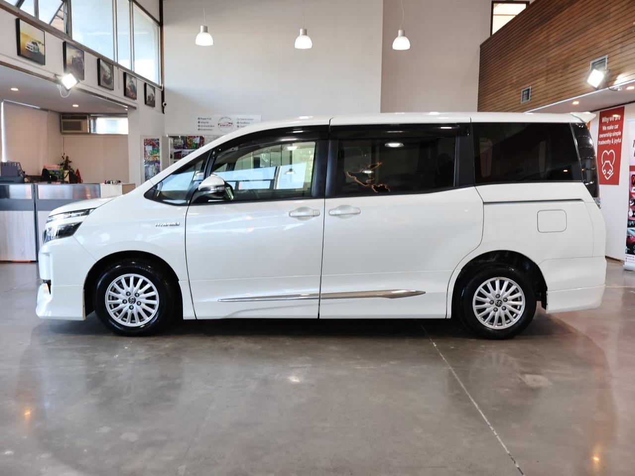 2014 Toyota Voxy