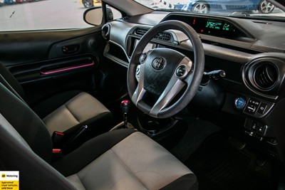 2013 Toyota Aqua - Thumbnail