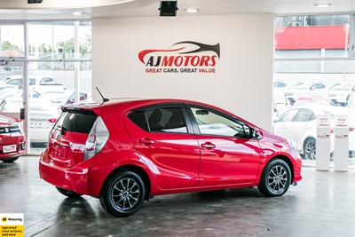 2013 Toyota Aqua - Thumbnail