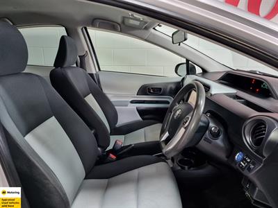 2012 Toyota Aqua - Thumbnail