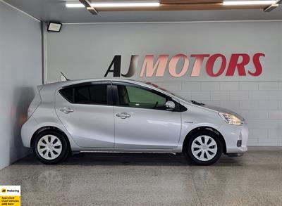 2012 Toyota Aqua - Thumbnail