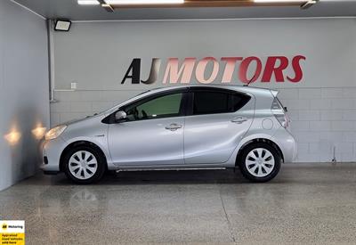 2012 Toyota Aqua - Thumbnail