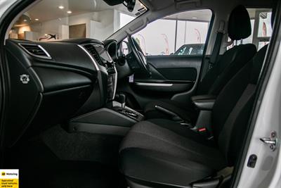 2022 Mitsubishi Triton - Thumbnail