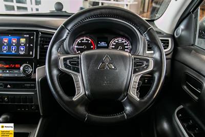 2022 Mitsubishi Triton - Thumbnail