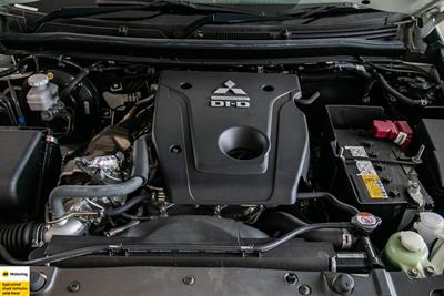 2022 Mitsubishi Triton - Thumbnail