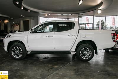 2022 Mitsubishi Triton - Thumbnail