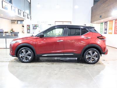 2021 Nissan Kicks - Thumbnail
