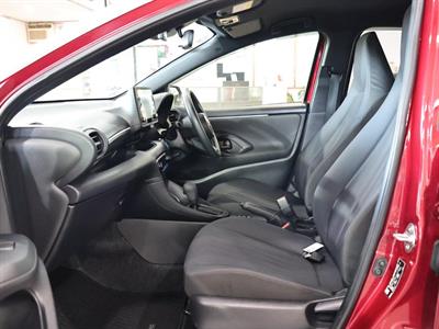 2021 Toyota Yaris - Thumbnail