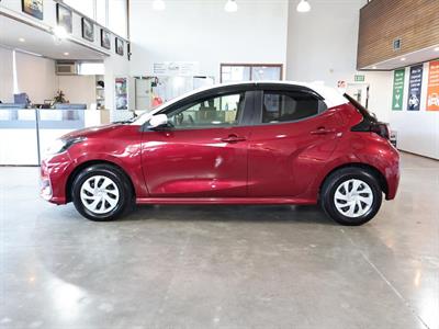 2021 Toyota Yaris - Thumbnail