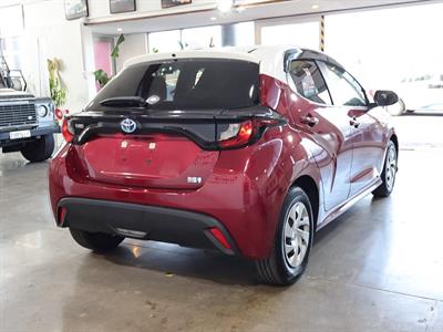 2021 Toyota Yaris - Thumbnail