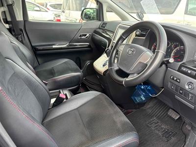 2013 Toyota Vellfire - Thumbnail