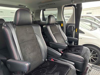 2013 Toyota Vellfire - Thumbnail